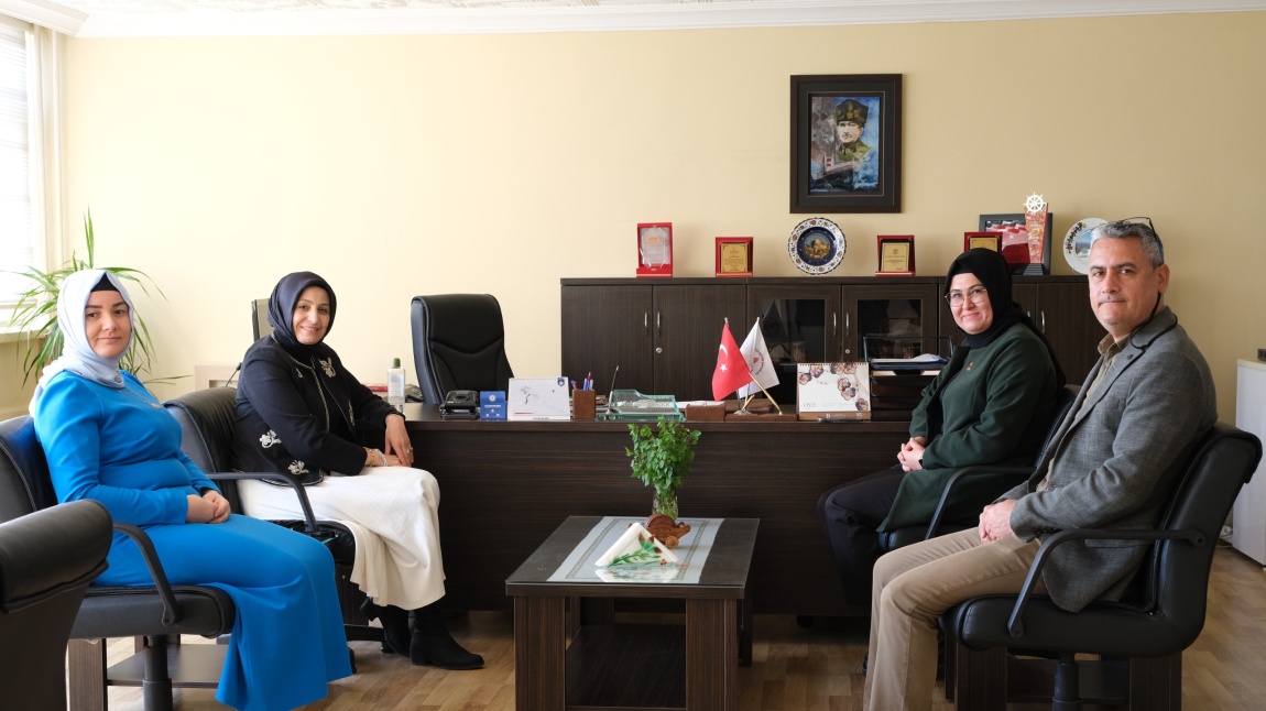 Mersin İl Millî Eğitim Müdürümüz Sayın Fazilet Durmuş ve Mersin AK Parti İl Kadın Kolları Başkanı Sayın Fatma Abacı'nın kurumumuzu ziyareti.
